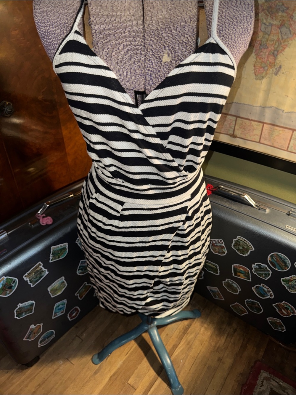 Universal Thread Striped Sleeveless Surplice Tulip Hem Dress Small new